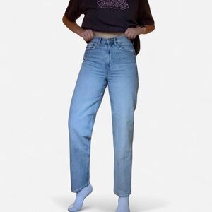 American Eagle High-Rise Baggy Jeans – Straight Leg